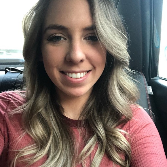 Meet your Posher, Christina - Picture 1 of 1